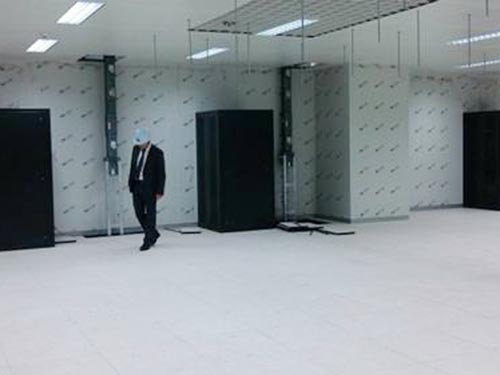 長沙雙勝機房設備有限公司,長沙防靜電地板,長沙防靜電地板價格,機房裝修,機房墻板,防靜電接地
