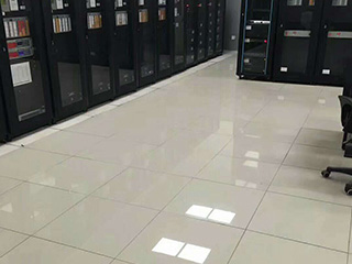 長沙雙勝機房設備有限公司,長沙防靜電地板,長沙防靜電地板價格,機房裝修,機房墻板,防靜電接地